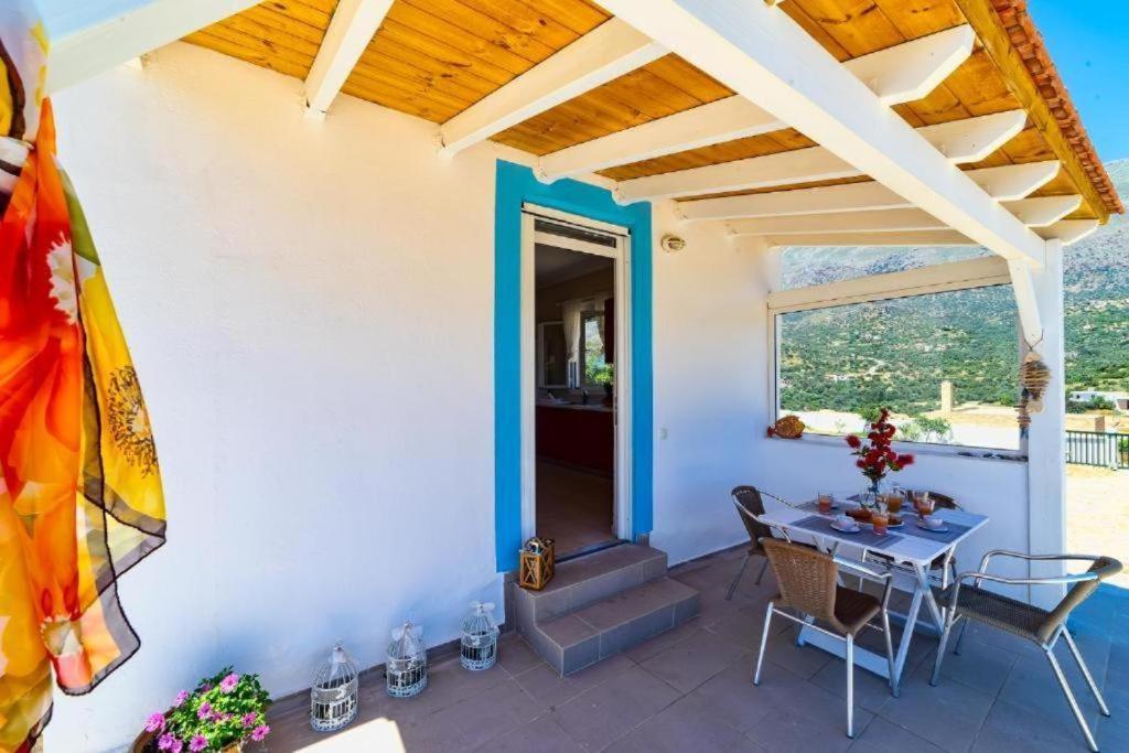 Emmanuela House With Garden & Sea View - Appartement *