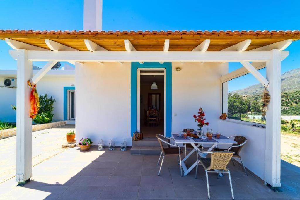 Emmanuela House With Garden & Sea View - Appartement Triopetra