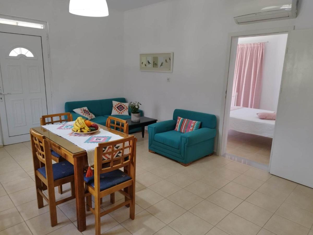 Emmanuela House With Garden & Sea View - Apartment Triopetra