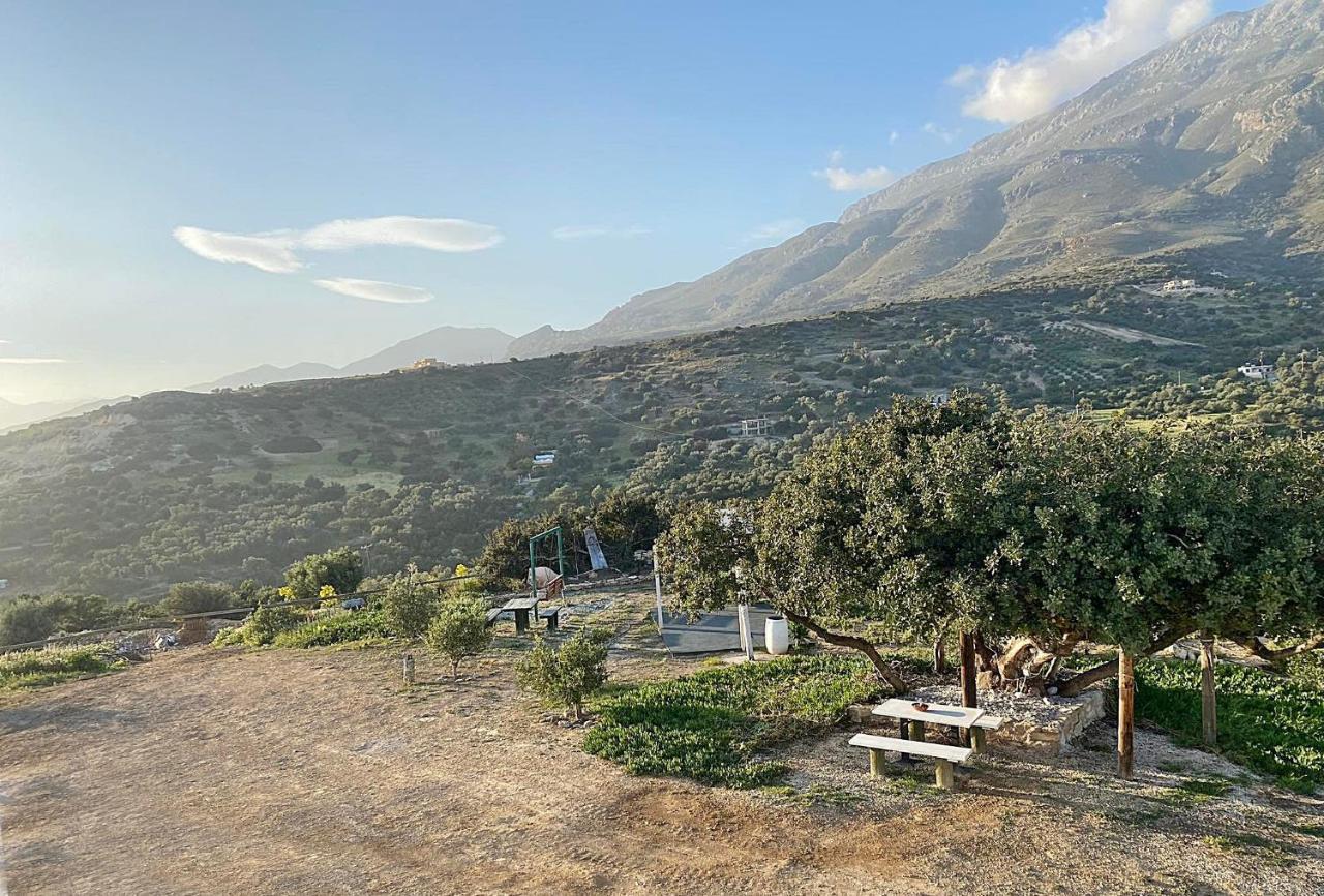 Emmanuela House With Garden & Sea View - Appartement Triopetra