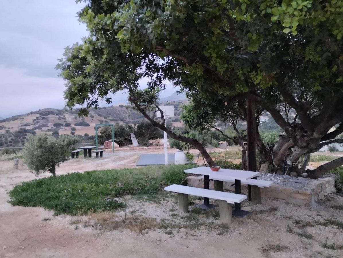 Emmanuela House With Garden & Sea View - Apartment Triopetra